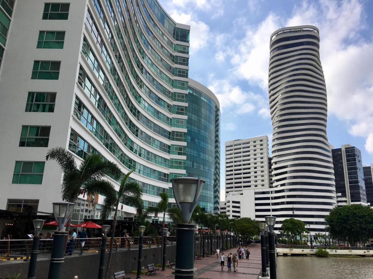 Luxury Suites River Front جواياكيل المظهر الخارجي الصورة
