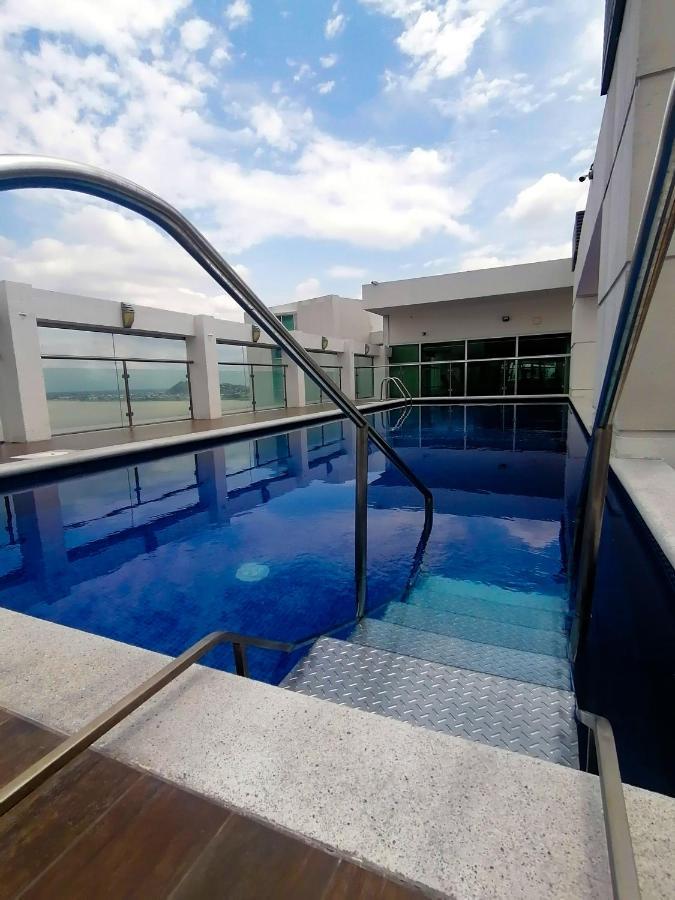 Luxury Suites River Front جواياكيل المظهر الخارجي الصورة