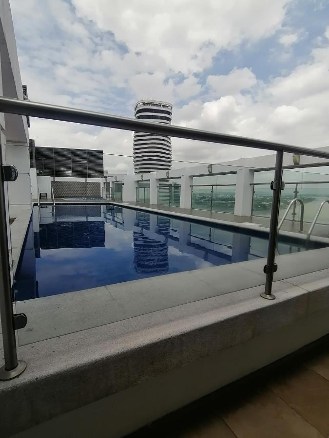 Luxury Suites River Front جواياكيل المظهر الخارجي الصورة